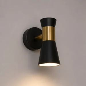 ANTIQUE BRASS & BLACK SINGLE WALL SPOT LIGHT
